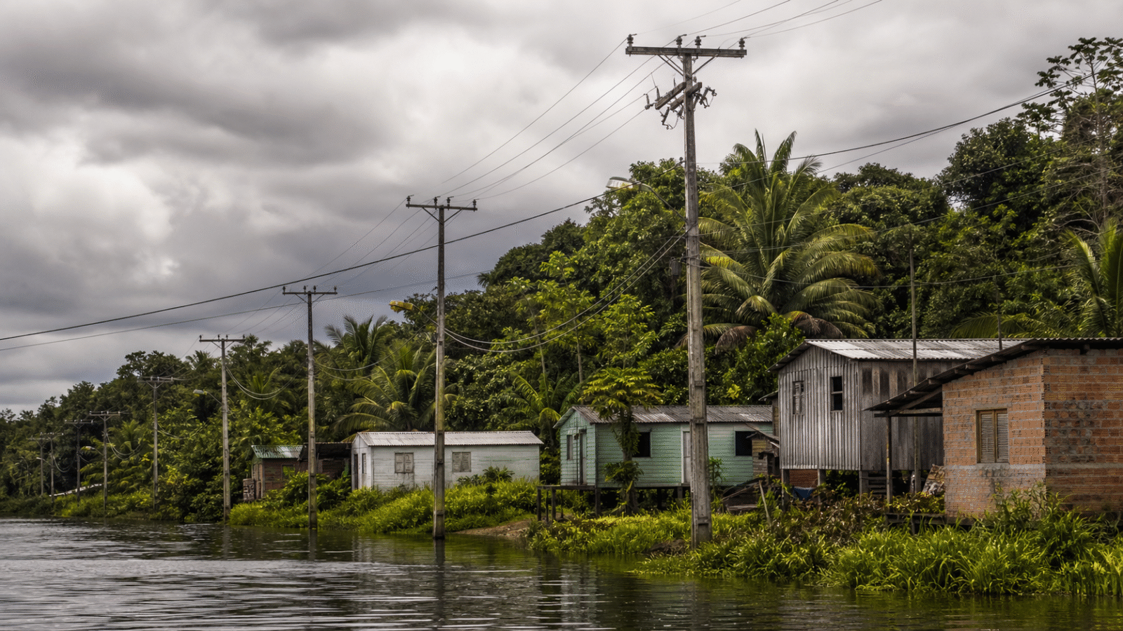 Ausência da Âmbar Energia domina debate na Câmara sobre apagões no Amazonas