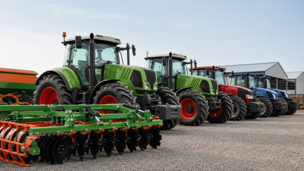 Estado entrega máquinas e equipamentos agrícolas a municípios nesta quinta-feira