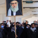 Irã faz alerta sobre ataques durante cerimônia fúnebre de Ali Khamenei
