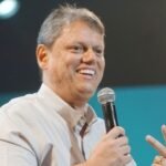 Tarcísio de Freitas é reeleito governador de São Paulo no 1º turno